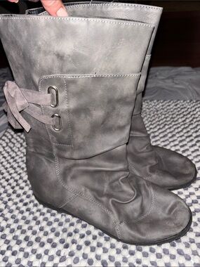 Gray Suede Mid-Calf Boots with Tie Detail
size 8